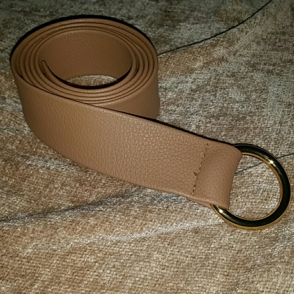 FabFitFun Fall 2017 Box - B-Low the Belt